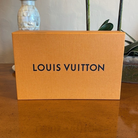 Louis Vuitton Long Wallet Box – Like New, 1 Piece (2 Sizes Available) - Picture 1 of 3